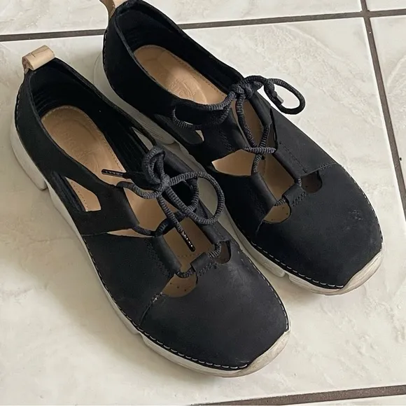 Clarks Nubuck Ballet Flat Sneakers Black Leather Lace Up Casula Comfy Size 8