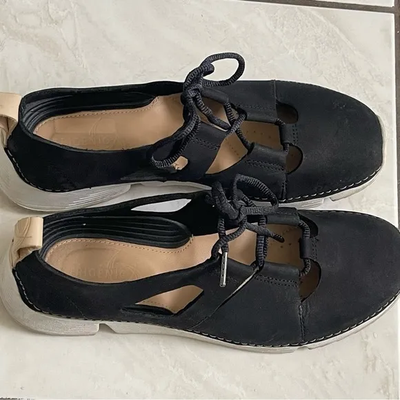 Clarks Nubuck Ballet Flat Sneakers Black Leather Lace Up Casula Comfy Size 8