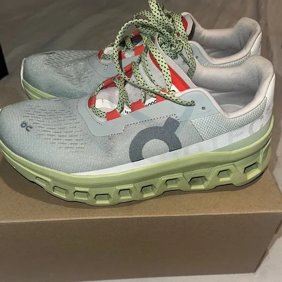 Cloud monster Running Green and Gray Sneakers