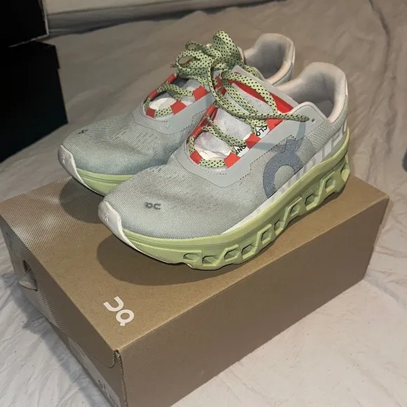 Cloud monster Running Green and Gray Sneakers
