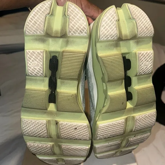 Cloud monster Running Green and Gray Sneakers