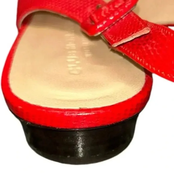 Club Monaco women Red flat shoes Pointed toe size 40 (8.5 US)