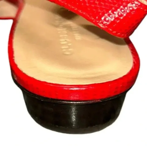 Club Monaco women Red flat shoes Pointed toe size 40 (8.5 US)