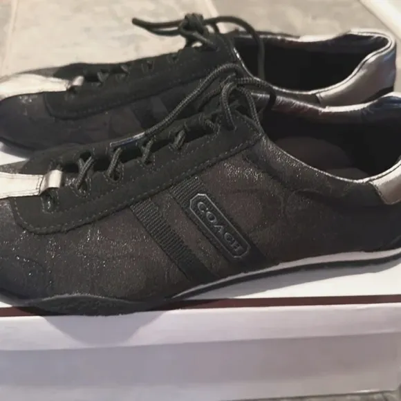 COACH Katelyn Black Silver Signature Jacquard Leather Low Top Sneakers - 9.5 NIB