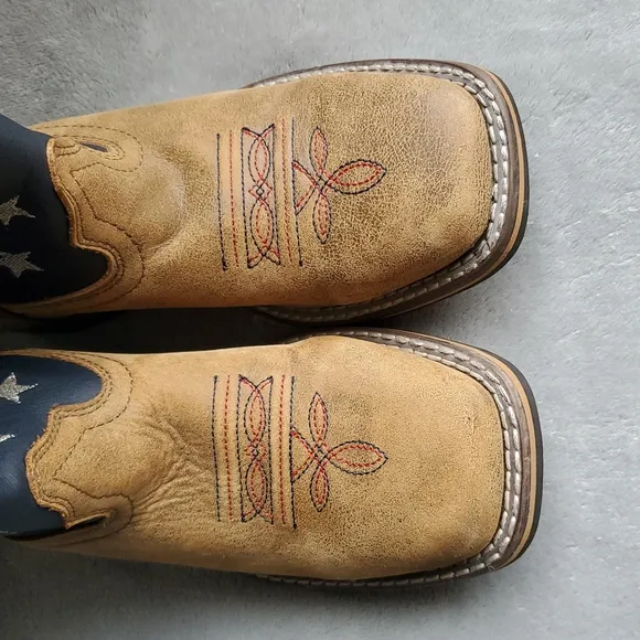 CODY JAMES Patriotic Leather Cowboy Boots with Stars and Stripes BOYS SIZE: 3D