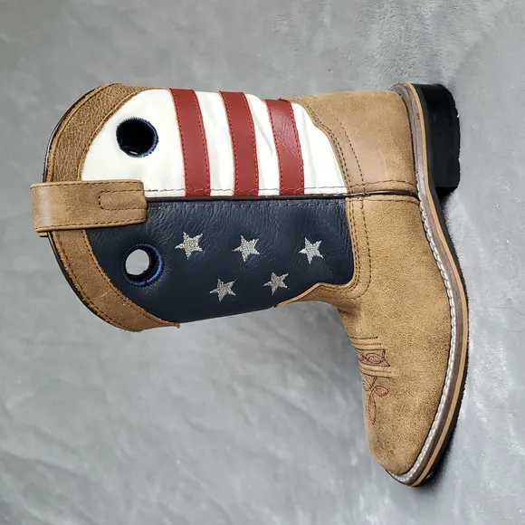 CODY JAMES Patriotic Leather Cowboy Boots with Stars and Stripes BOYS SIZE: 3D