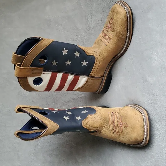 CODY JAMES Patriotic Leather Cowboy Boots with Stars and Stripes BOYS SIZE: 3D