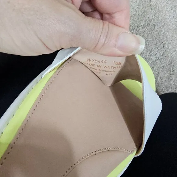 Cole Haan Grand Ambition Carmel Sandals Sz 10B Yellow Silver Sparkle Resortwear