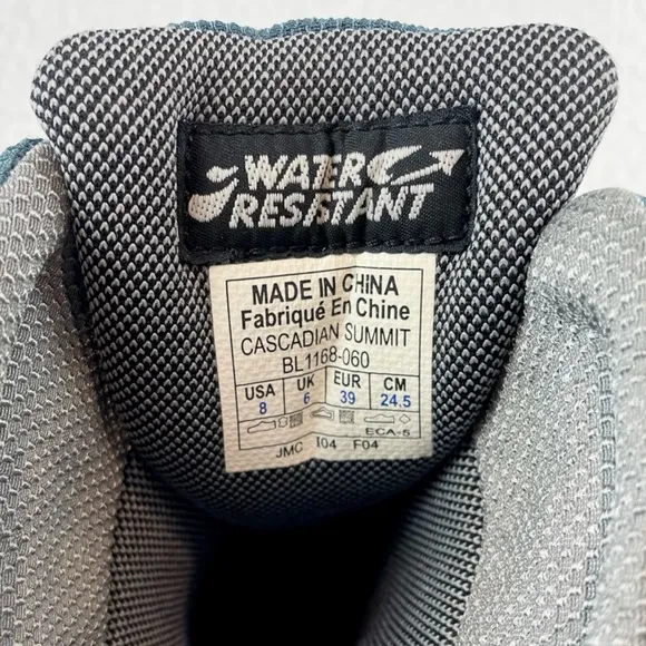 COLUMBIA • Blue/Grey Thermolite Water Resistant Cascadian Summit Winter Boots