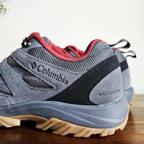 Columbia Redmond™ III Waterproof Genuine Leather Hiking Walking Women’s Shoe 9.5