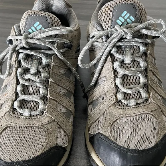 COLUMBIA Women’s size 9.5 Lace Up Sneaker Hiking Shoe.