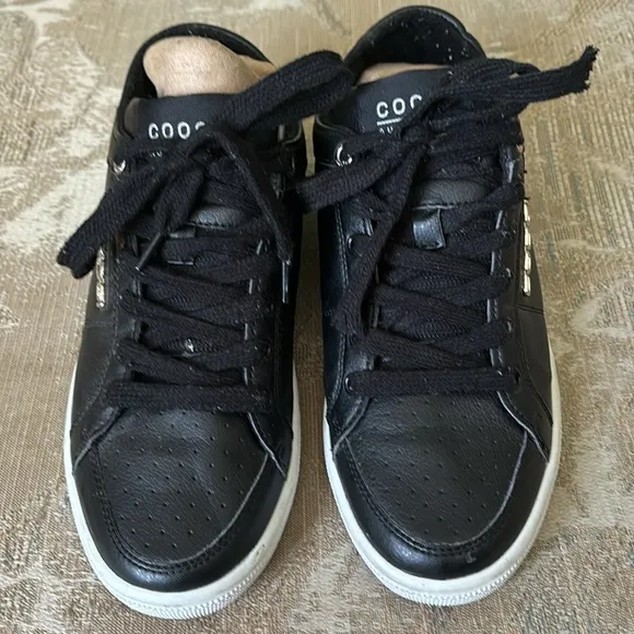 Coogi men’s black leather vintage sporty casual sneakers Sz 8