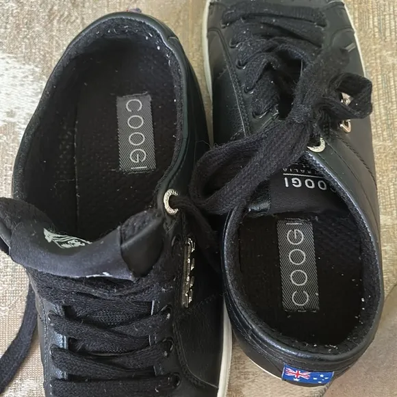 Coogi men’s black leather vintage sporty casual sneakers Sz 8