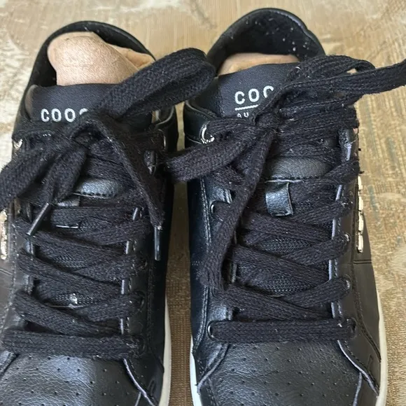 Coogi men’s black leather vintage sporty casual sneakers Sz 8