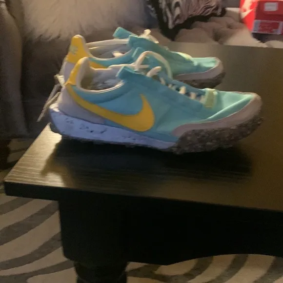 COPY - NIKE Light blue yellow RUNNING SNEAKERS Women size 7