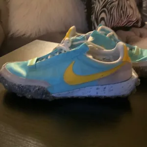 COPY - NIKE Light blue yellow RUNNING SNEAKERS Women size 7