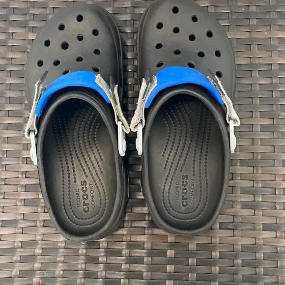 Croc sandals, men’s size 8
