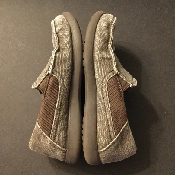 Crocs youth kids boys size 2 loafers Santa Cruz slip on comfort shoes