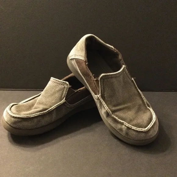 Crocs youth kids boys size 2 loafers Santa Cruz slip on comfort shoes