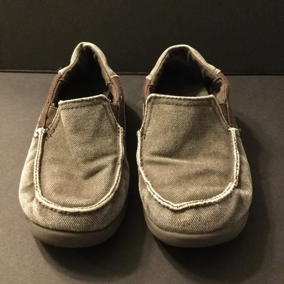 Crocs youth kids boys size 2 loafers Santa Cruz slip on comfort shoes