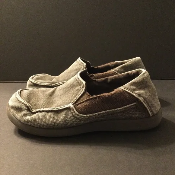 Crocs youth kids boys size 2 loafers Santa Cruz slip on comfort shoes