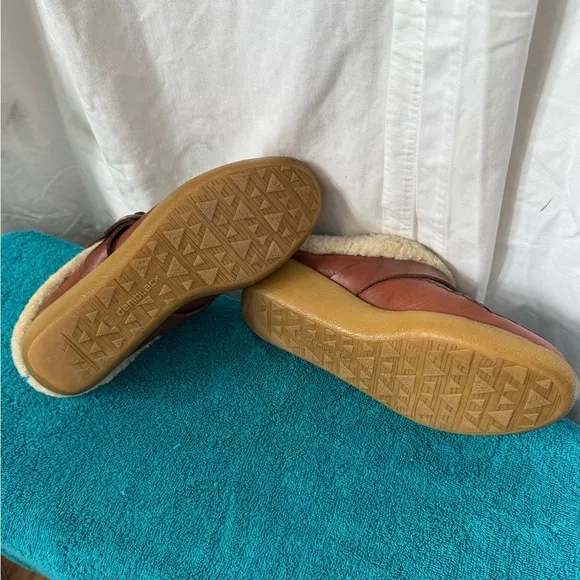 Daniblack Women's Sz 8.5 Leather Moccasin Sherpa Lined Slight Rubber Heel