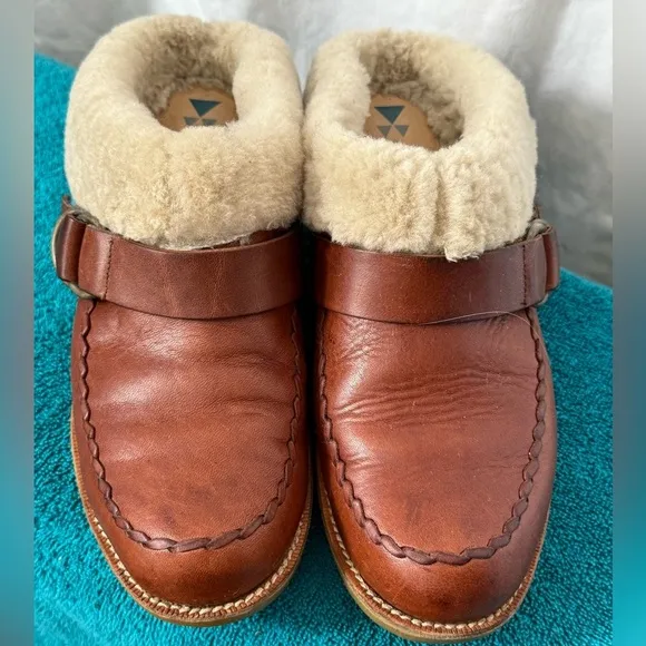 Daniblack Women's Sz 8.5 Leather Moccasin Sherpa Lined Slight Rubber Heel