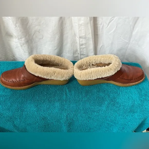 Daniblack Women's Sz 8.5 Leather Moccasin Sherpa Lined Slight Rubber Heel