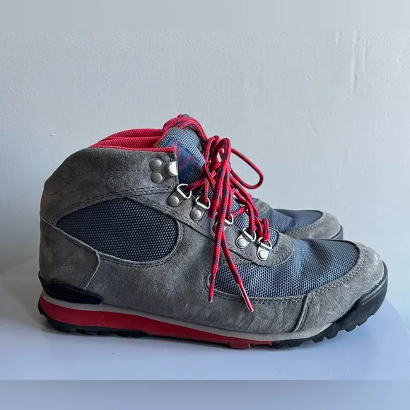 Danner Jag Boot, steel gray blue. Red accents and laces, women’s sz 9