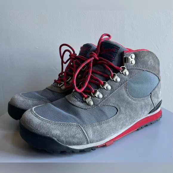 Danner Jag Boot, steel gray blue. Red accents and laces, women’s sz 9