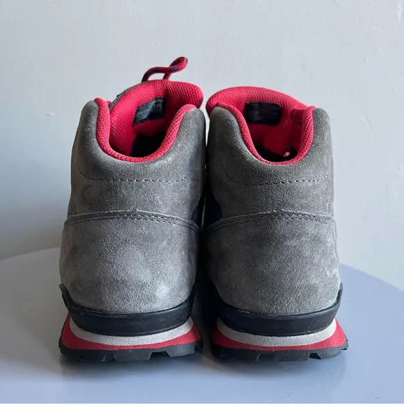 Danner Jag Boot, steel gray blue. Red accents and laces, women’s sz 9