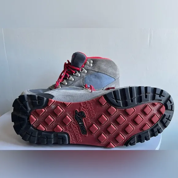 Danner Jag Boot, steel gray blue. Red accents and laces, women’s sz 9