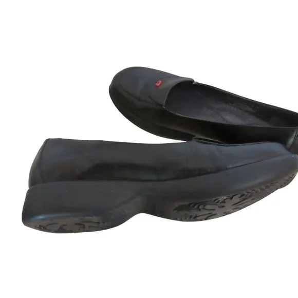 Dansko Black Leather Slip On Flat Loafer Shoes in Sz 39 Euro or 8.5-9 US