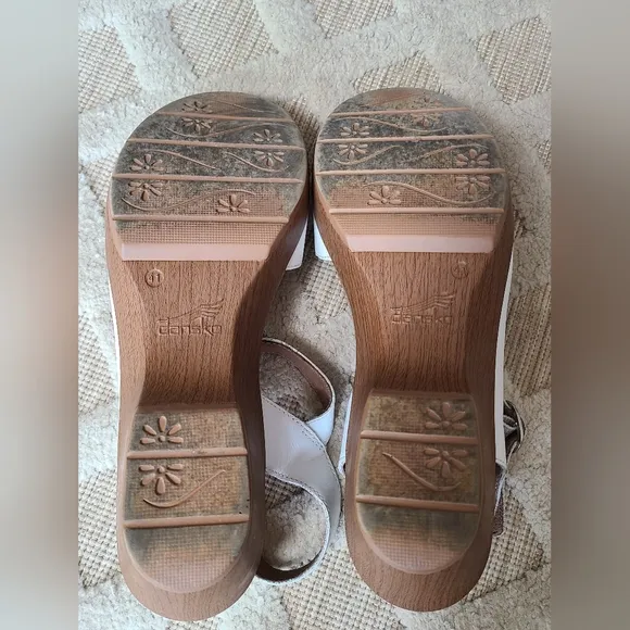 Dansko Joanie White Leather Clog Sandals Platform Open Toe Buckle Shoes Size 41