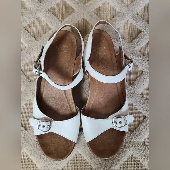 Dansko Joanie White Leather Clog Sandals Platform Open Toe Buckle Shoes Size 41