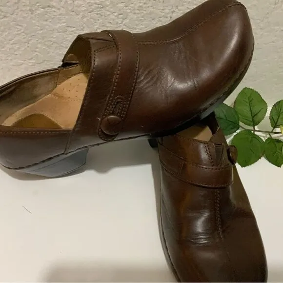 Dansko Leather Clogs Womens 9 Brown Solstice Button Strap Comfort Shoes Slip On