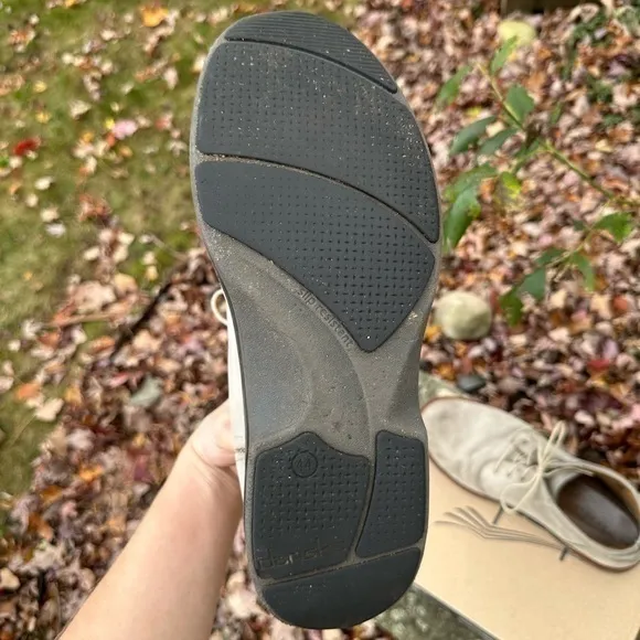 Dansko Men’s Jake Milled Nubuck Taupe Chukka Boots - Size 10.5M‎