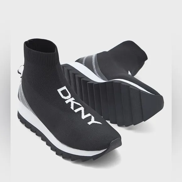 DKNY Sport Sneaker, Black &amp; White Size 9.5M New in Box