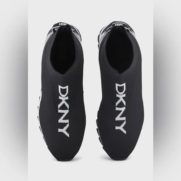 DKNY Sport Sneaker, Black &amp; White Size 9.5M New in Box