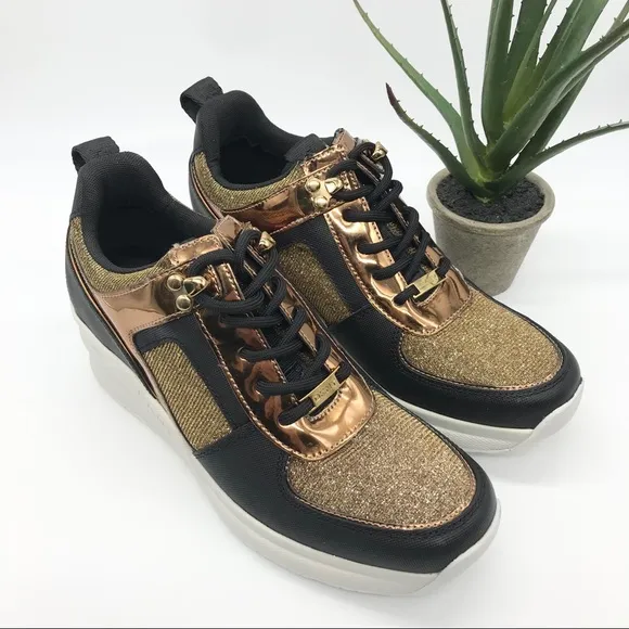 Dkny Women's Leo Wedge Black Gold Sneakers New 10