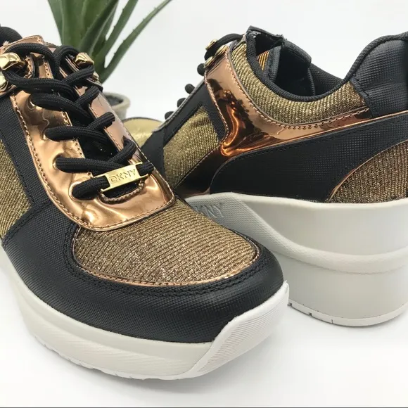 Dkny Women's Leo Wedge Black Gold Sneakers New 10