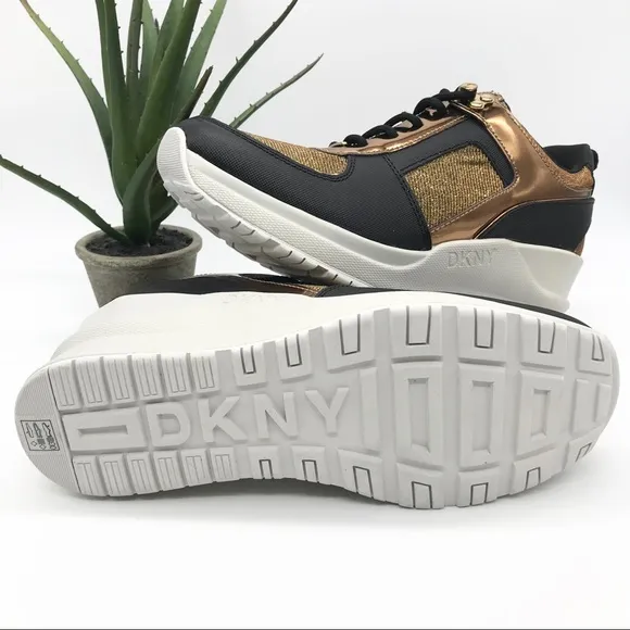 Dkny Women's Leo Wedge Black Gold Sneakers New 10
