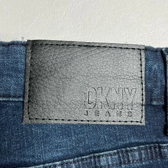 DKNY | NWT Duane Straight Fit Jeans
