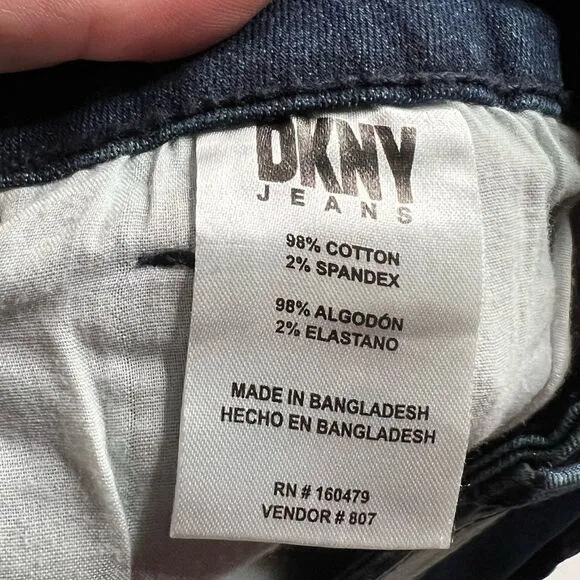DKNY | NWT Duane Straight Fit Jeans