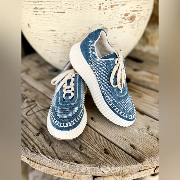 Dolce Vita Dolen Sneakers in Blue Multi Denim Women’s Size 8.5