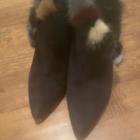 Donald Pliner Renata Suede Mink Fur Trim Stiletto Heel Booties Boots 6.5