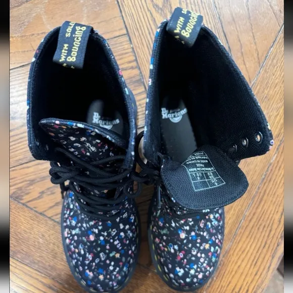 Dr. Doc Martens Page Black Combat Boots Womens Size 8 Floral Slip Resistant Shoe