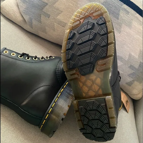 Dr Martens 1460 Blizzard waterproof warmwair boot SZ 8 NWT