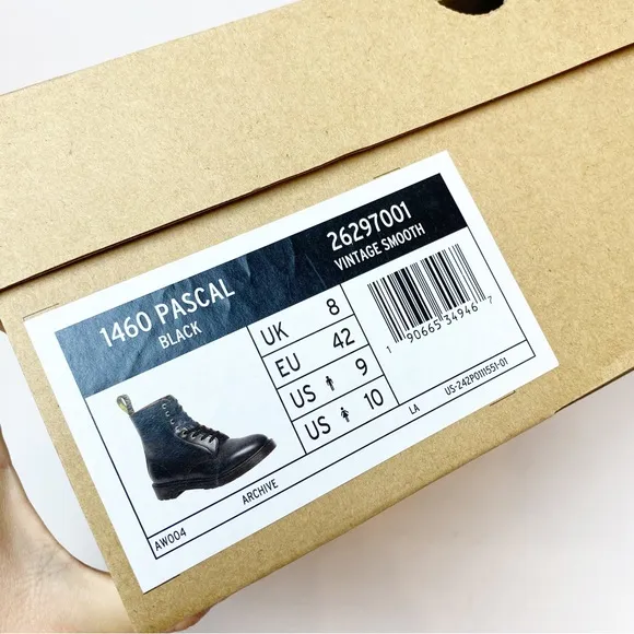 Dr. Martens | 1460 Pascal 8 Eye Boots NEW