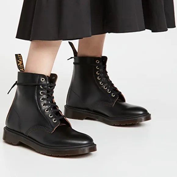 Dr. Martens | 1460 Pascal 8 Eye Boots NEW